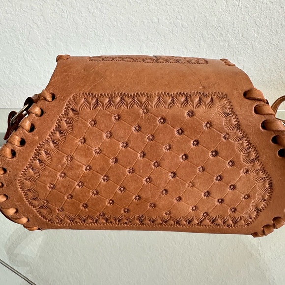 Crossbody Bag Womens Brown Leather Artisan Flap Tooled Single Strap - Picture 6 of 10